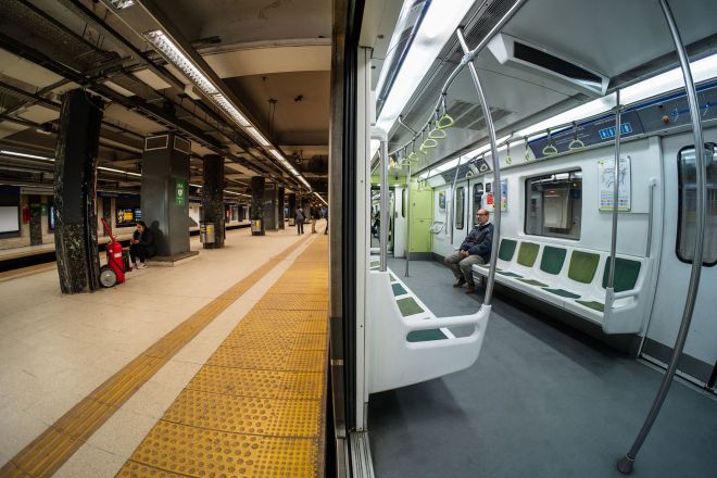 Nicolás Ferreyra. Estación Constitución, Línea C